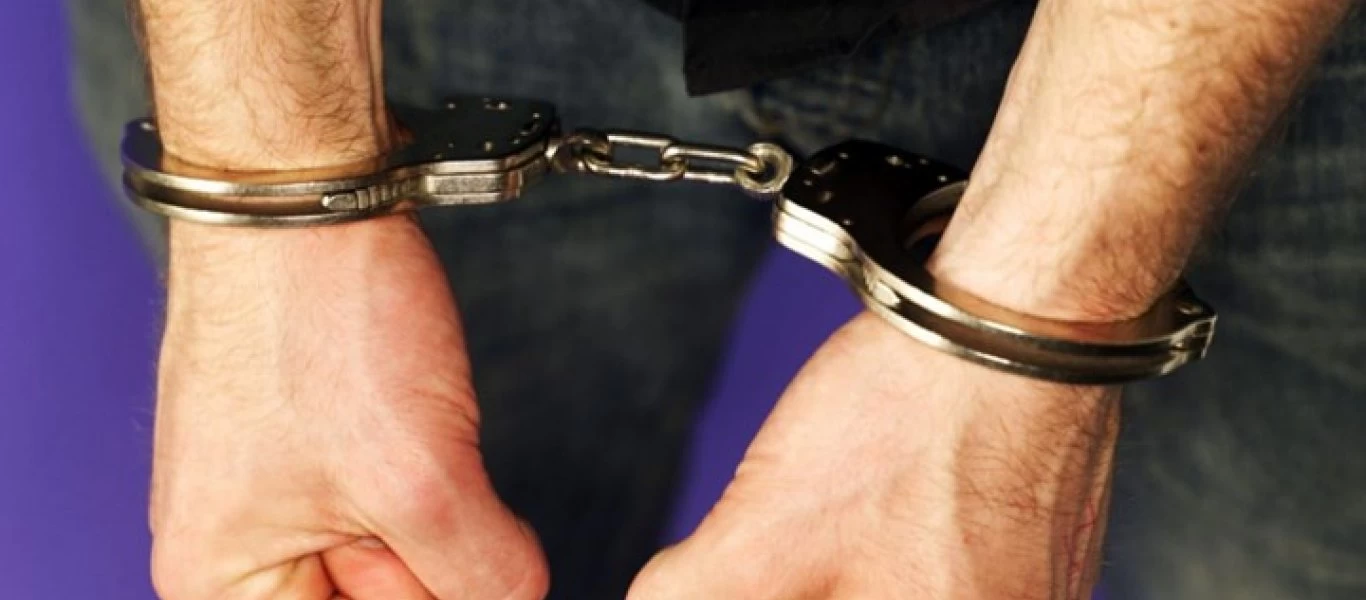 Τρίκαλα: Στο δρόμο για τη φυλακή ο 27χρονος που προσπάθησε να κακοποιήσει 86χρονη
